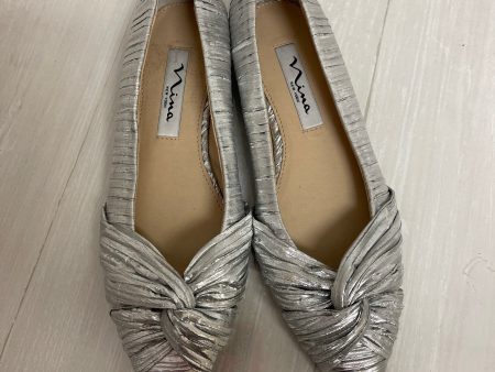 Shoes Flats By Nina In Silver, Size: 6.5 Supply