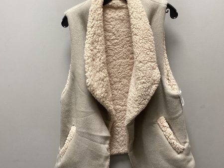 Vest Sweater By Cmc In Cream, Size: Onesize For Sale