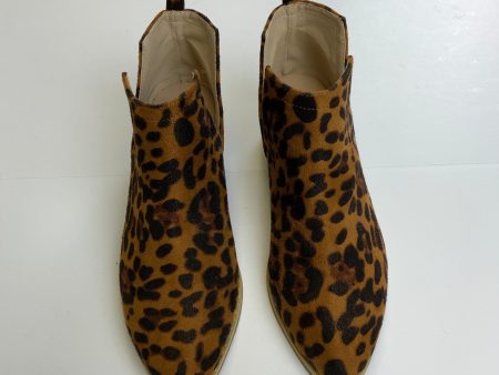 Boots Ankle Flats By Clothes Mentor In Leopard Print, Size: 8.5 Online now