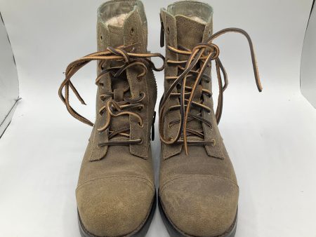 Boots Hiking By Ugg In Green, Size: 6 Sale